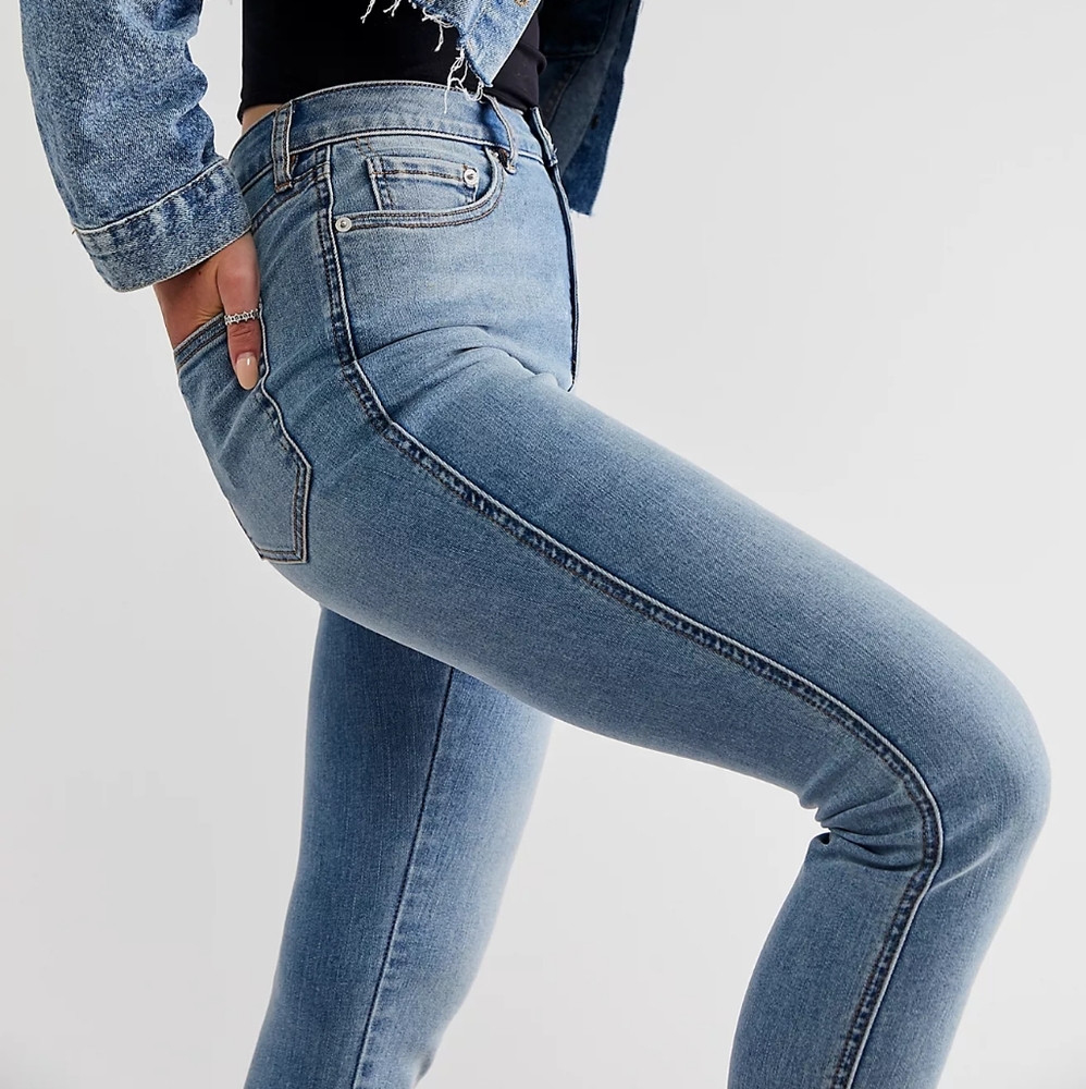 WE THE FREE CRVY High-Rise Super Skinny Jeans 29 Free People